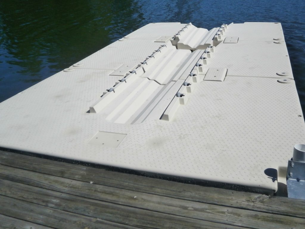 Wheely Dock 5000 - Floating Boat Lift Recommended Attachment 1 Wheely Dock floating Boat Lift